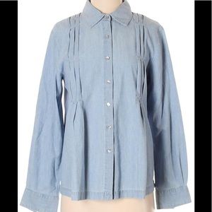 Woman Petite J.Jill Button Up Lone Sleeve Chambray
